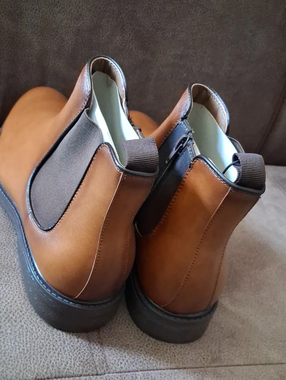 Madden NYC Men's Ettan Chelsea Boot Cognac Size 11 1/2